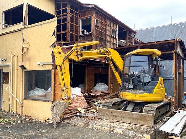 火災の家、解体求 火災の家、解体求